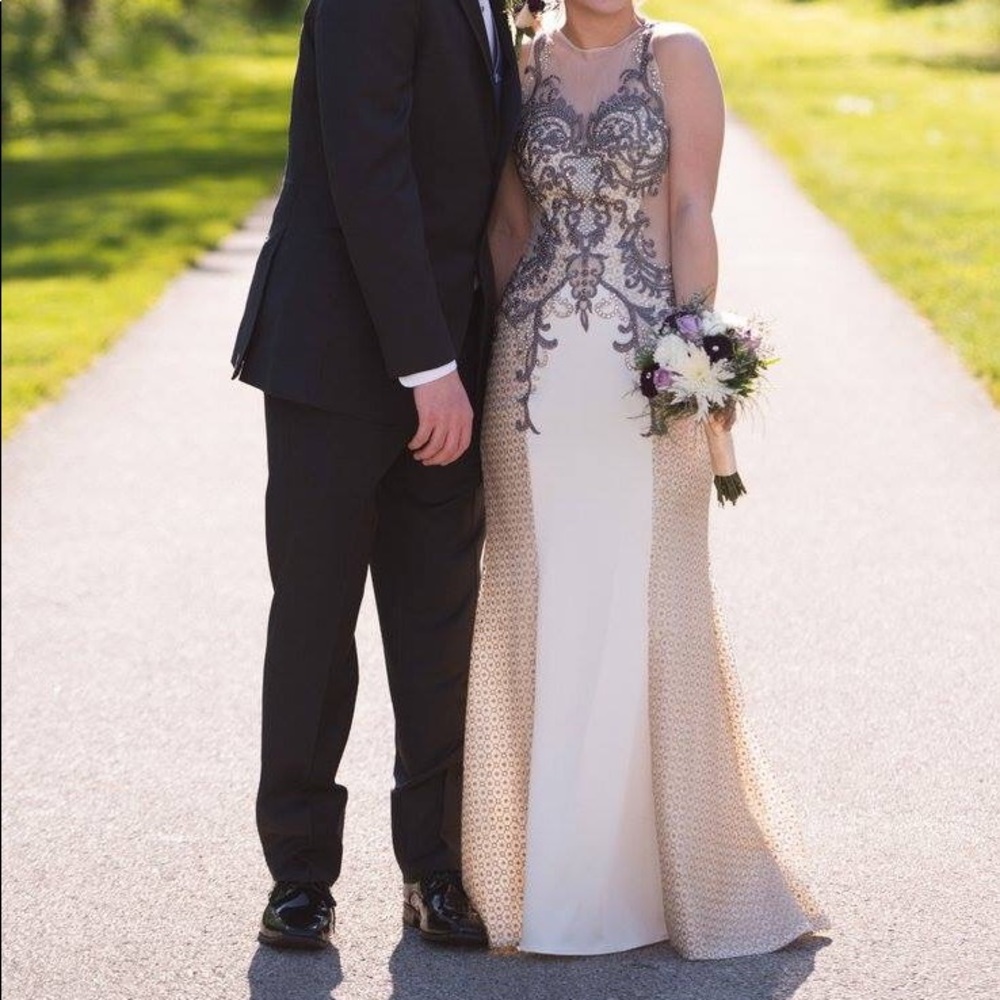 Beautiful prom dress!